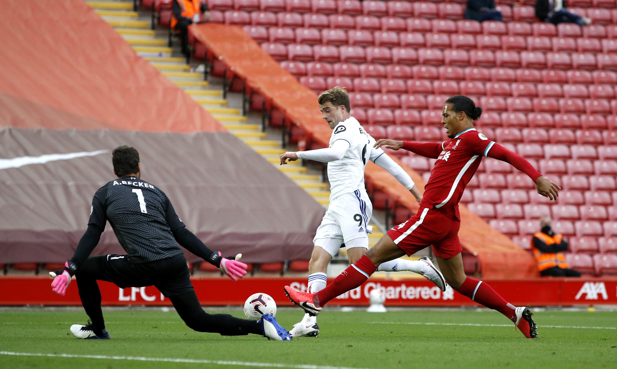 梅西向裁判 梅西向裁判