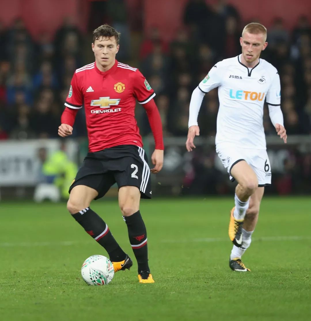 何立峰则指 何立峰则指